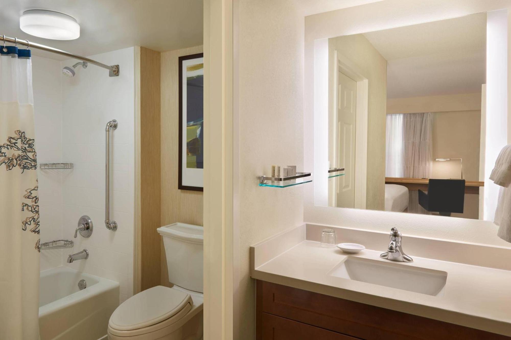 Residence Inn By Marriott Toronto Airport Ngoại thất bức ảnh
