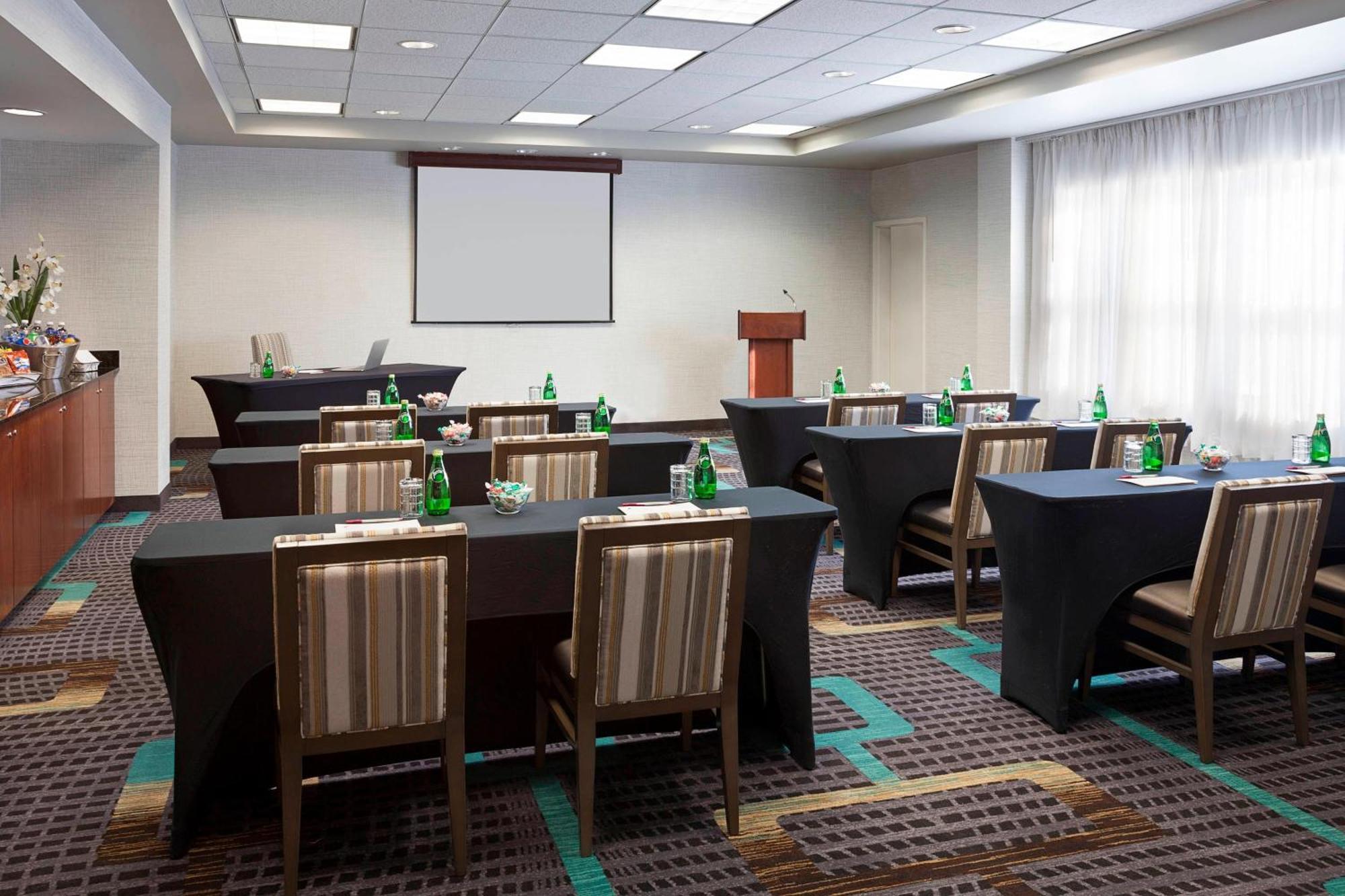 Residence Inn By Marriott Toronto Airport Ngoại thất bức ảnh